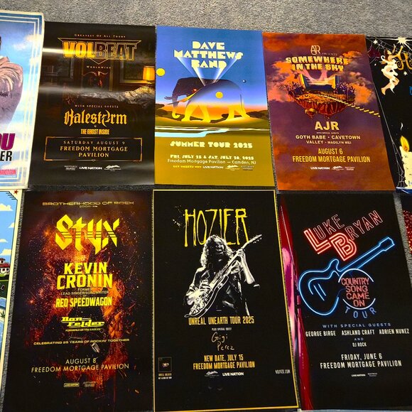 2024 / 2025 Concert Tour Posters Various Artists 11"x17" Lot of 25 - Picture 3 of 3